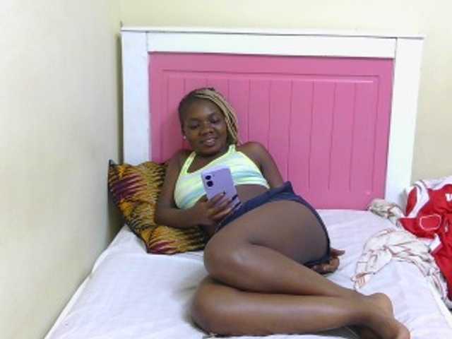 Arriana live cam on BongaCams