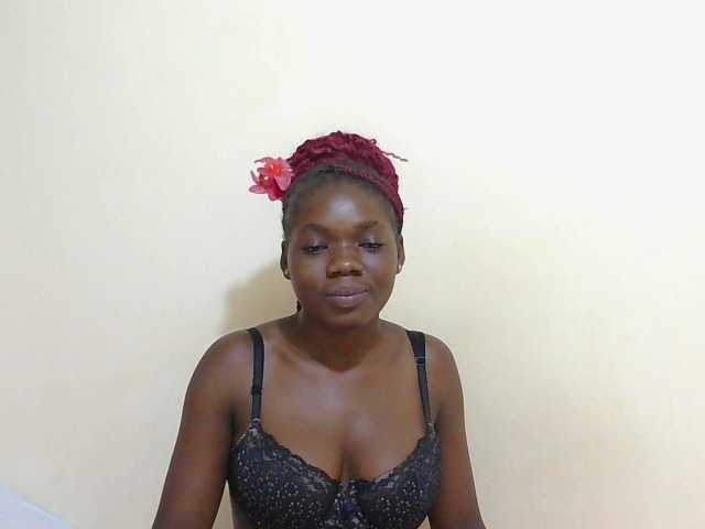 Arriana live cam on BongaCams
