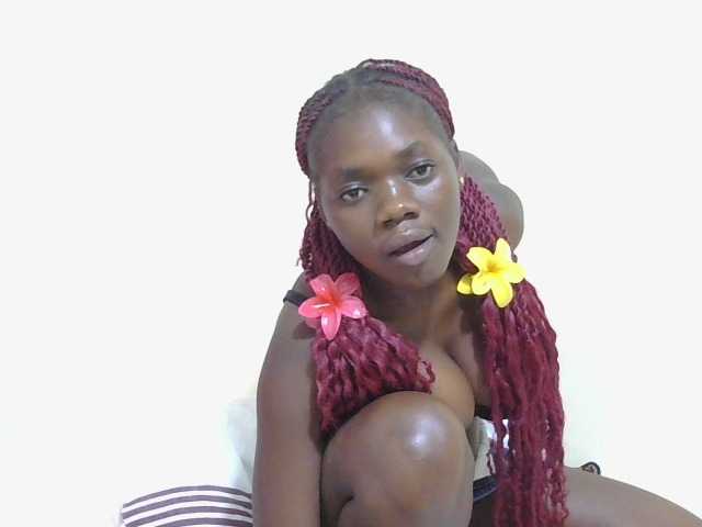 Arriana live cam on BongaCams