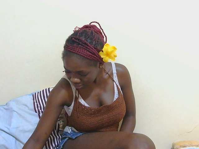 Arriana live cam on BongaCams