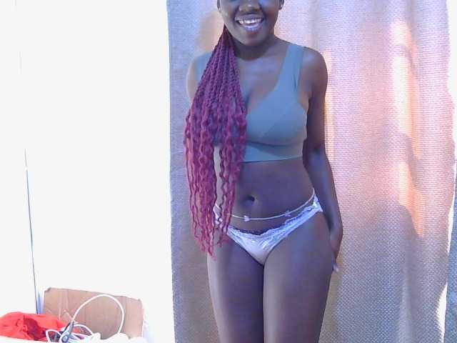 Arriana live cam on BongaCams