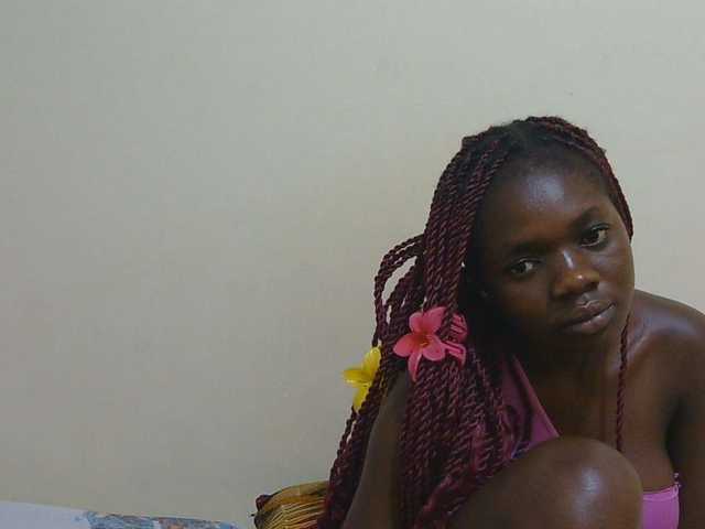 Arriana live cam on BongaCams