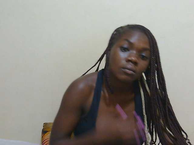 Arriana live cam on BongaCams