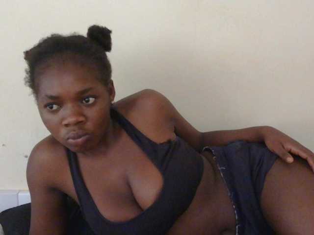 Arriana live cam on BongaCams