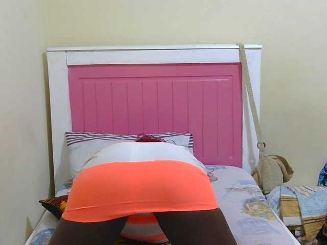Arriana live cam on BongaCams