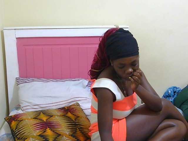 Arriana live cam on BongaCams