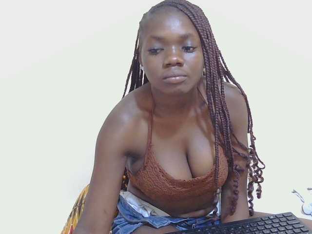 Arriana live cam on BongaCams