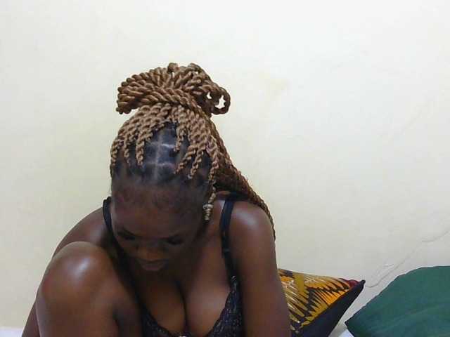 Arriana live cam on BongaCams