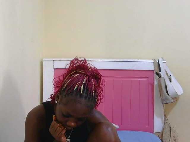 Arriana live cam on BongaCams
