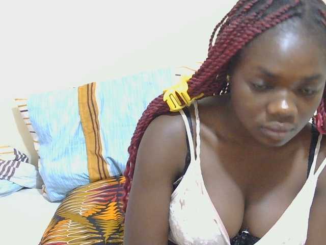 Arriana live cam on BongaCams