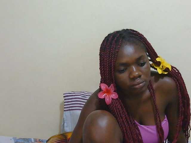 Arriana live cam on BongaCams