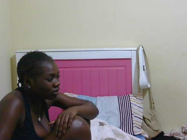 Arriana live cam on BongaCams