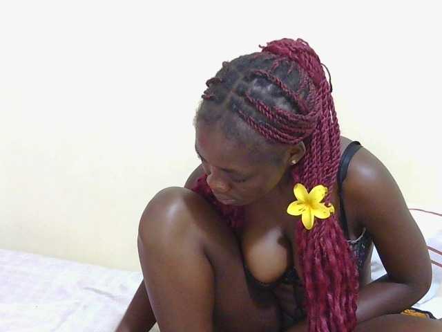 Arriana live cam on BongaCams