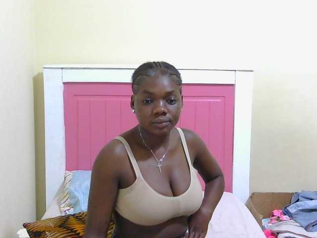 Arriana live cam on BongaCams
