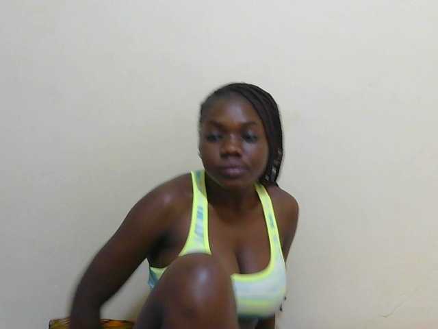 Arriana live cam on BongaCams