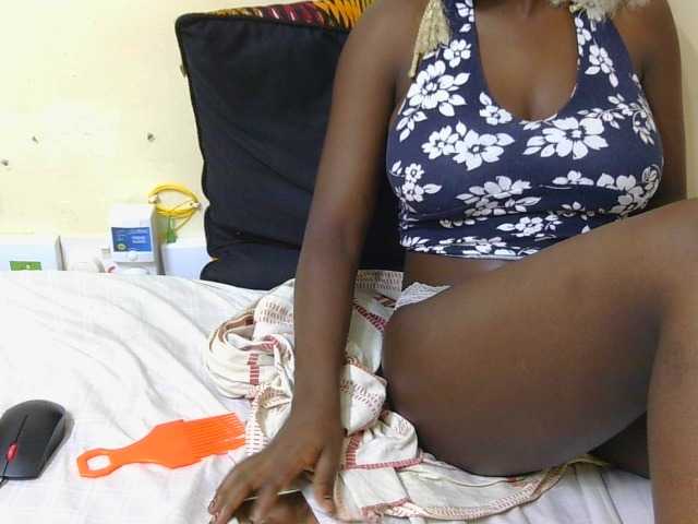 Arriana live cam on BongaCams