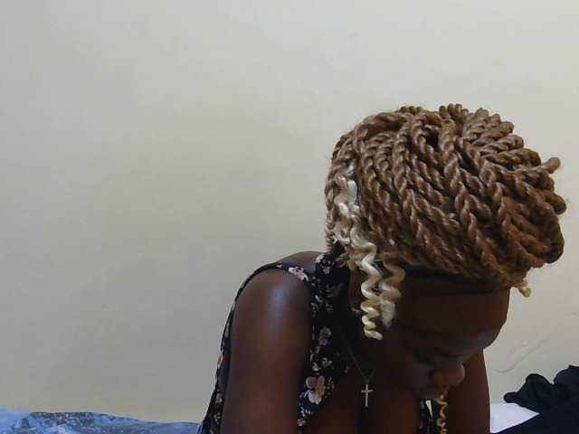 Arriana live cam on BongaCams