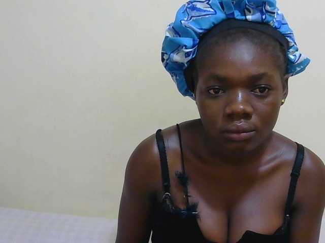 Arriana live cam on BongaCams