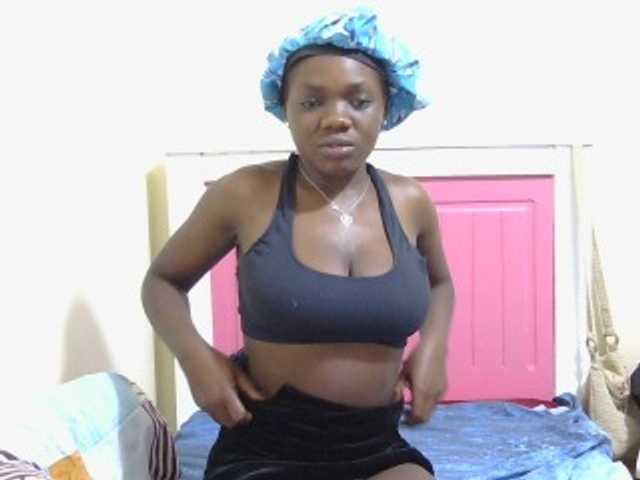Arriana live cam on BongaCams