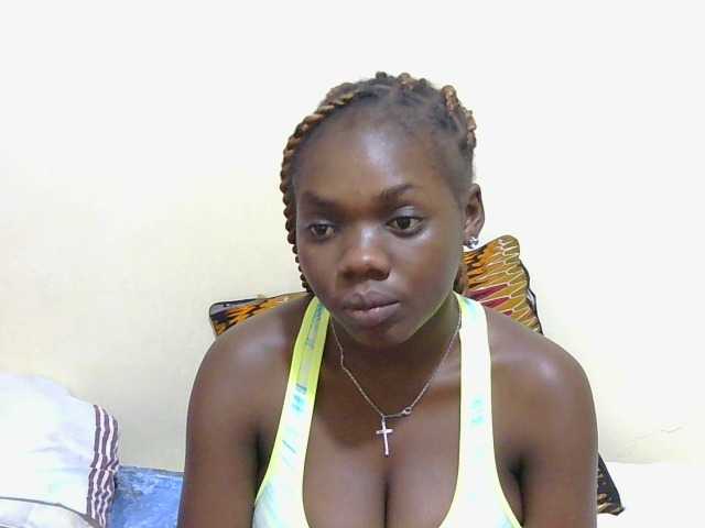 Arriana live cam on BongaCams