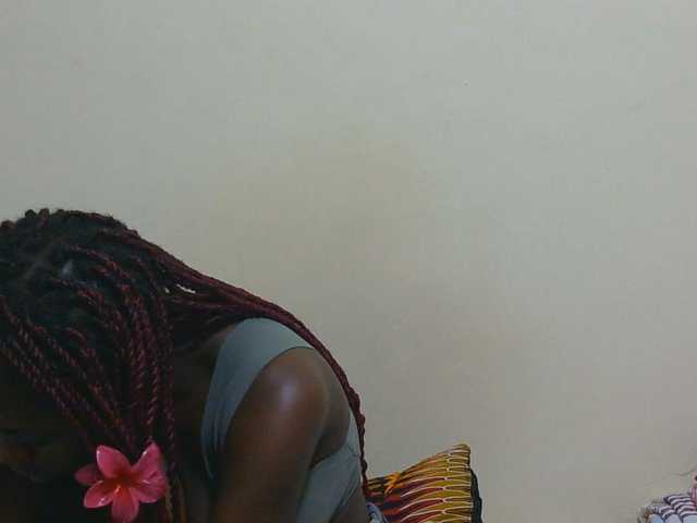 Arriana live cam on BongaCams
