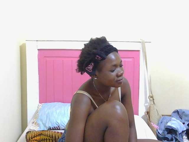 Arriana live cam on BongaCams