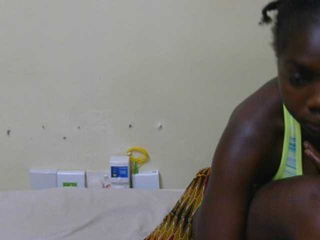 Arriana live cam on BongaCams