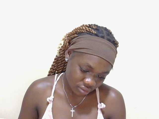 Arriana live cam on BongaCams