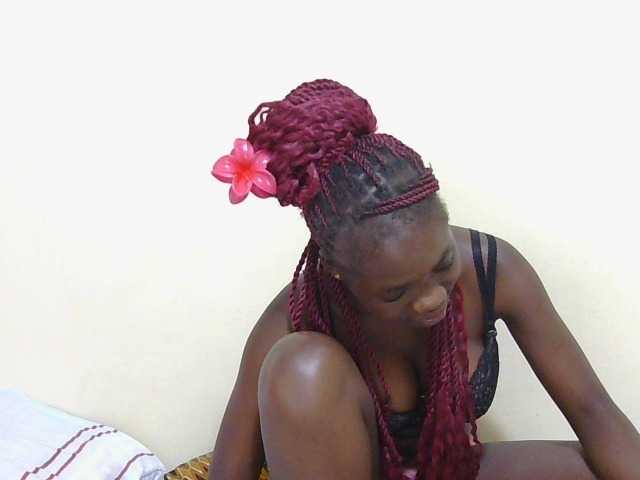 Arriana live cam on BongaCams