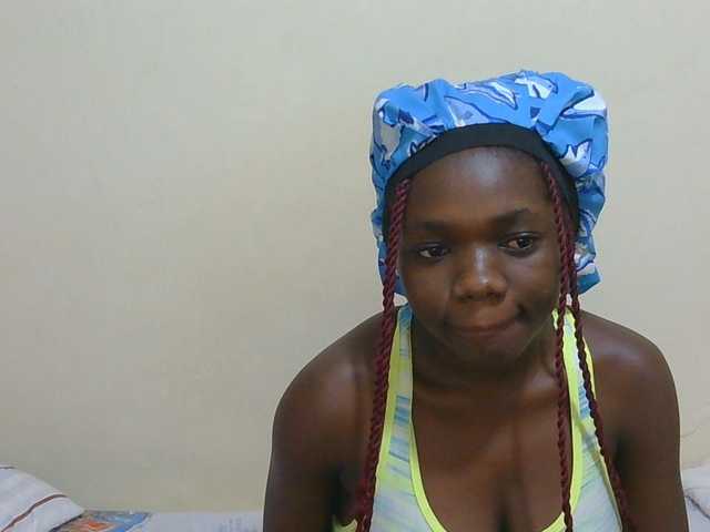 Arriana live cam on BongaCams