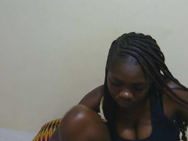 Arriana live cam on BongaCams