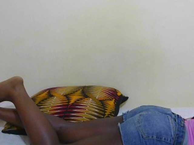 Arriana live cam on BongaCams
