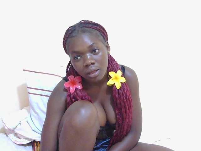 Arriana live cam on BongaCams