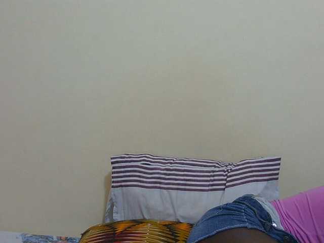 Arriana live cam on BongaCams