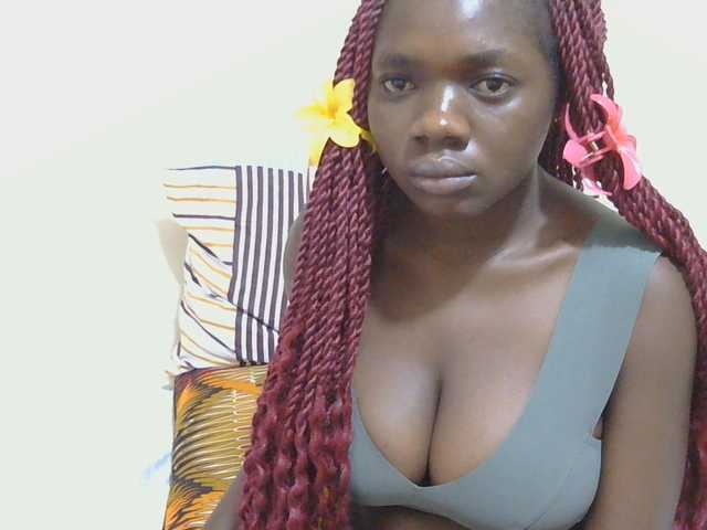Arriana live cam on BongaCams