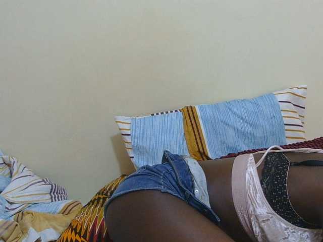 Arriana live cam on BongaCams