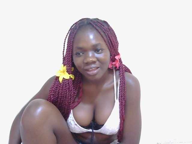 Arriana live cam on BongaCams