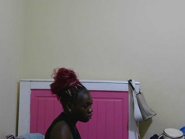 Arriana live cam on BongaCams