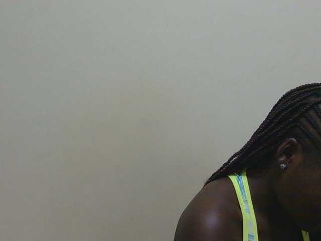 Arriana live cam on BongaCams