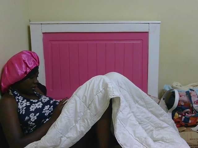 Arriana live cam on BongaCams