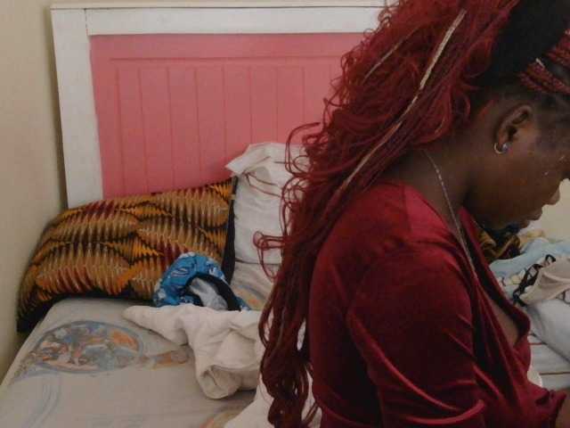 Arriana live cam on BongaCams