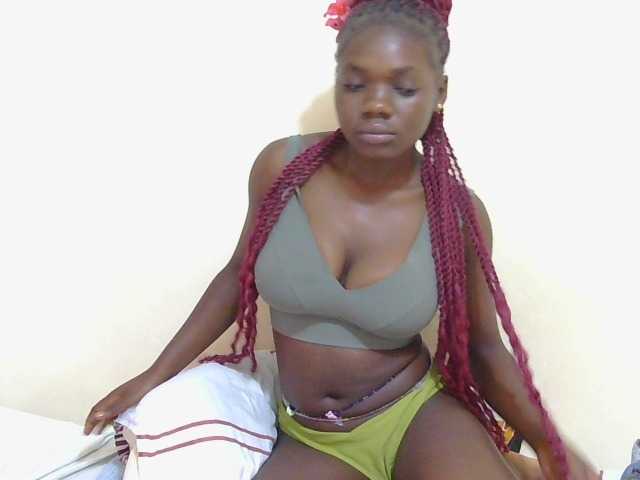 Arriana live cam on BongaCams