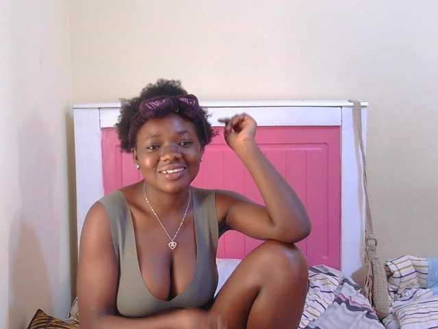 Arriana live cam on BongaCams