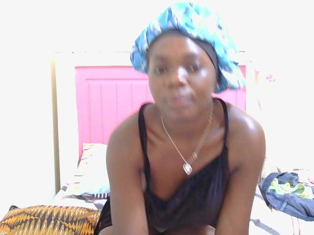 Arriana live cam on BongaCams