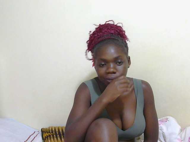 Arriana live cam on BongaCams