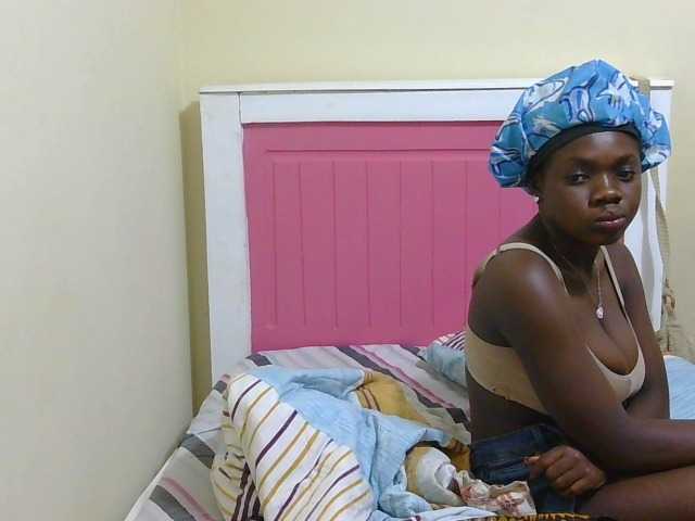 Arriana live cam on BongaCams