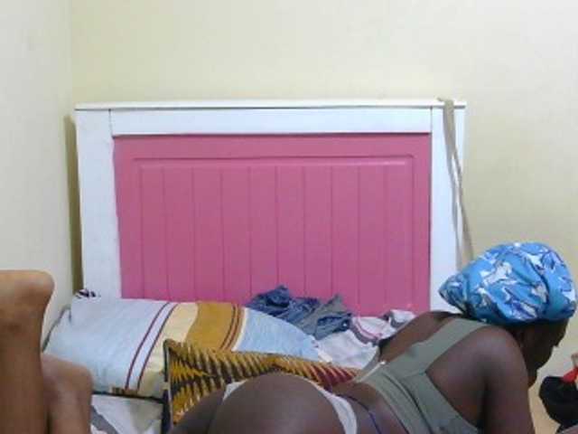 Arriana live cam on BongaCams