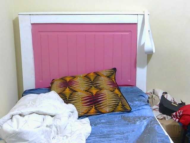 Arriana live cam on BongaCams