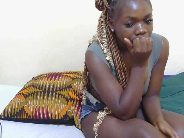 Arriana live cam on BongaCams