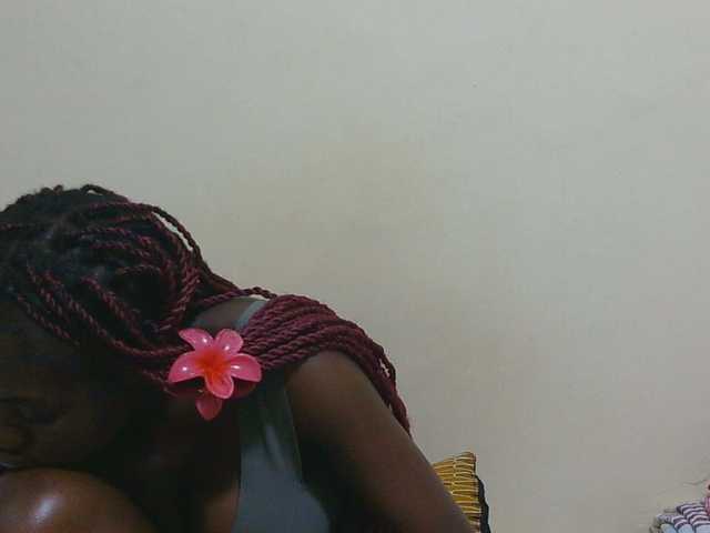 Arriana live cam on BongaCams
